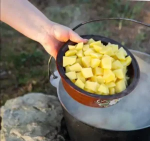 Закидываем в кастрюлю